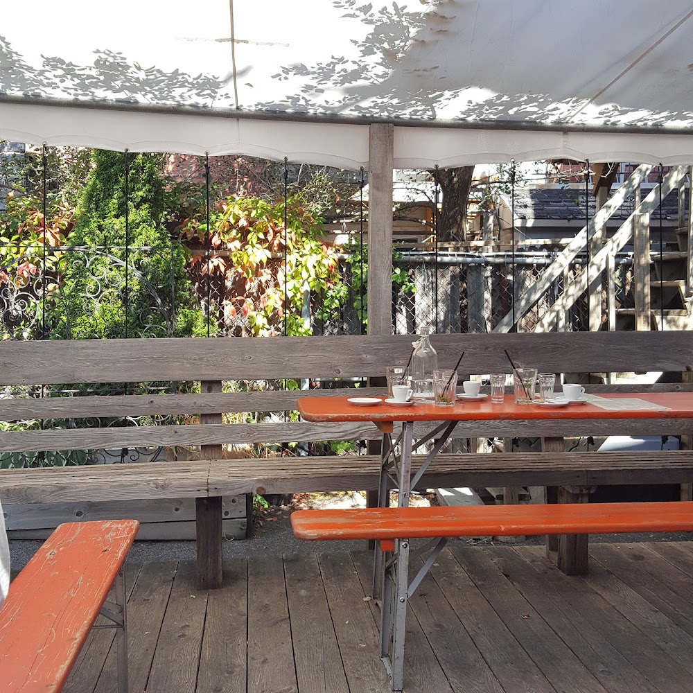 District Cafe - Mile End